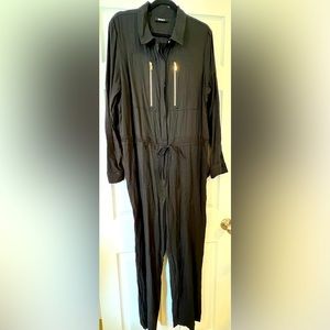 DKNY Utility Jumpsuit with Zipper detailing & drawstring/stretch waist. Size XL